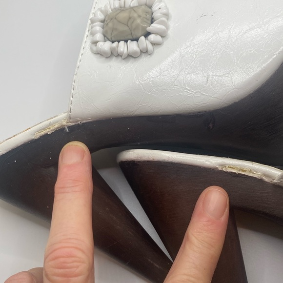 Vintage platform peep toe white with stone detailing size 71/2 - Picture 8 of 13